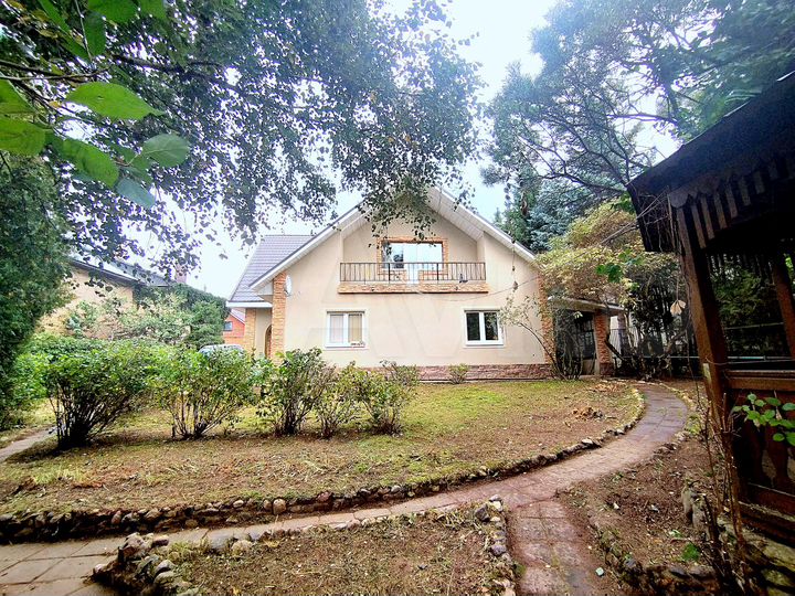 Дом 340 м² на участке 12 сот.