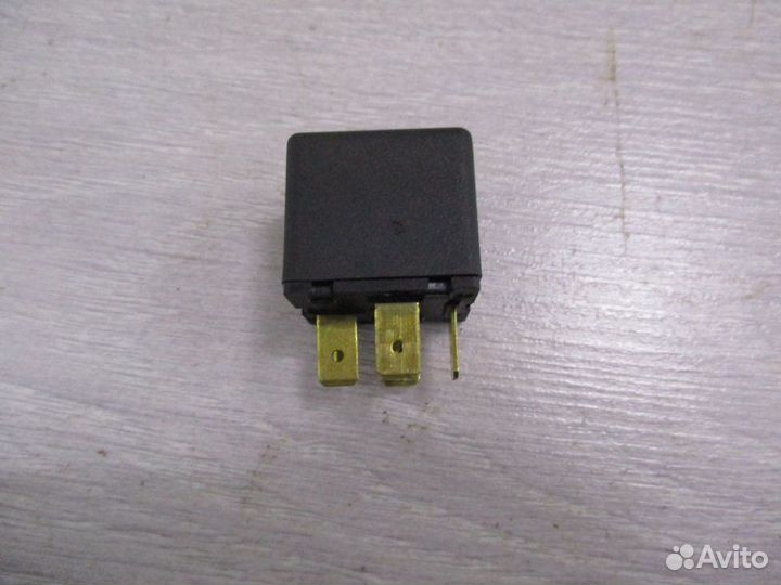 Другие реле моторного отсека Opel Vectra 1.6 2001