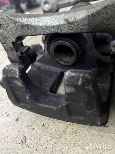 Суппорт задний mitsubishi grandis