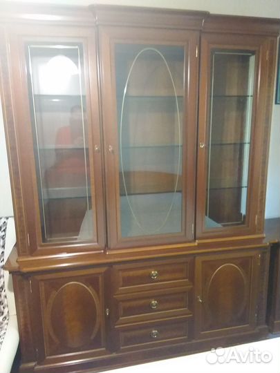 Буфеты и серванты из массива Румыния