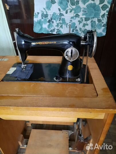 Швейная машина Подольск ножная