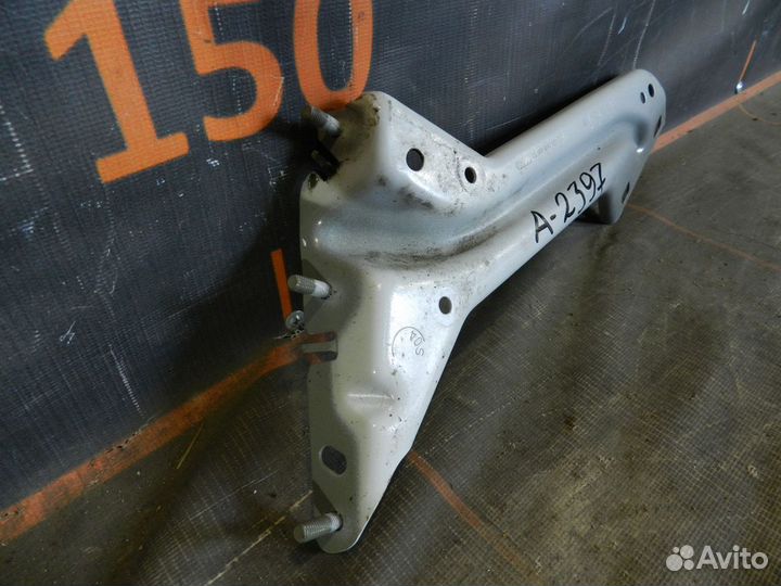 Кронштейн крыла переднего - Audi Q5 (2008-17гг)