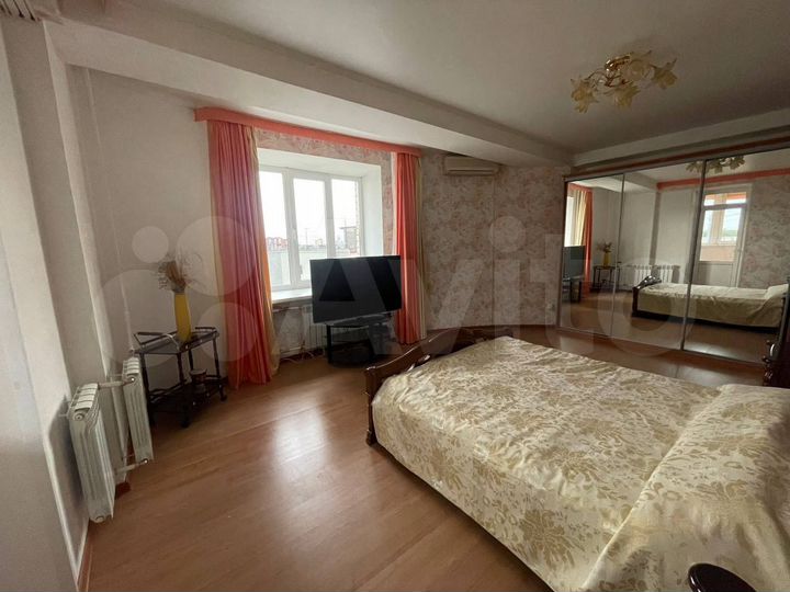 2-к. квартира, 70 м², 9/18 эт.