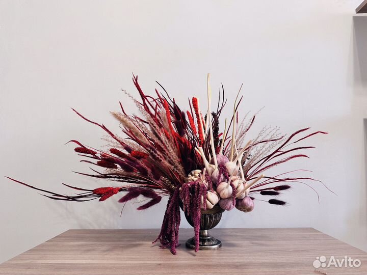 Интерьерная композиция из сухоцветов