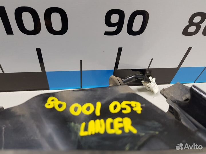 Фонарь левый наруж. Mitsubishi Lancer (2007-2017)