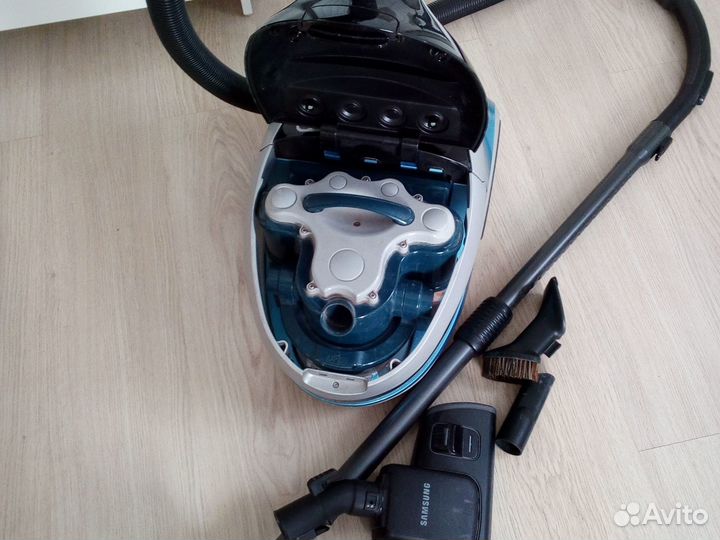 Пылесос с аквафильтром Samsung Aquatic sd9450 б/у
