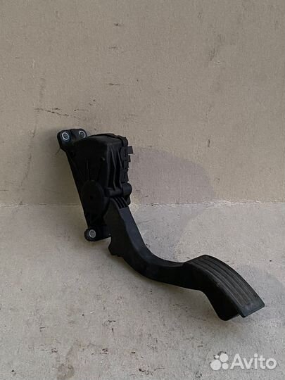 Педаль газа Ford Focus 2