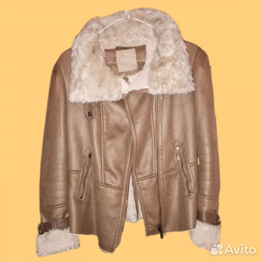 Демисезонная кожанная куртка от Colin's