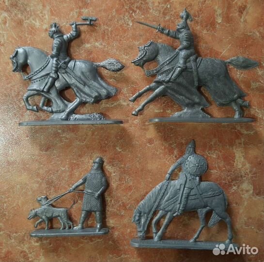 Солдатики рыцари и римляне