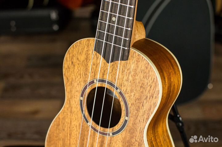 Укулеле с подключением Fabio + Аксессуары