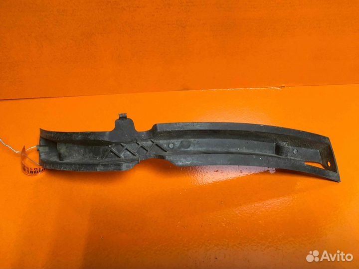 Кронштейн крепления бампера переднего Volkswagen Passat