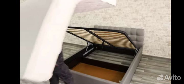 Ящик для белья в кровать