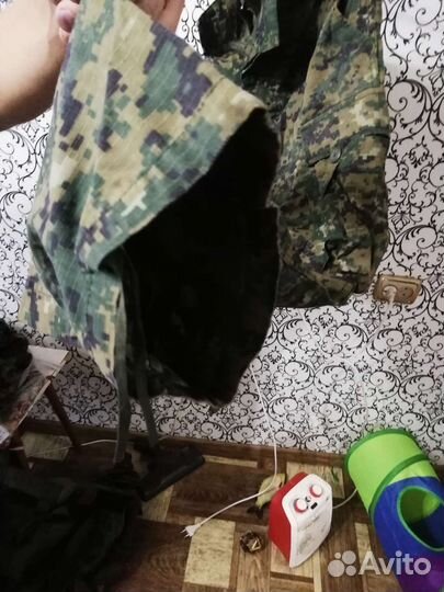 Камуфляжный костюм для страйкбола и подсумок