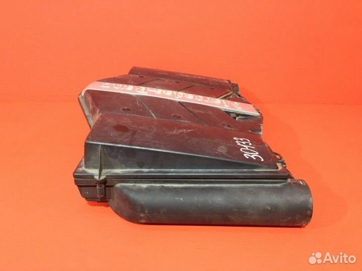 Корпус воздушного фильтра Mercedes-Benz E-Class