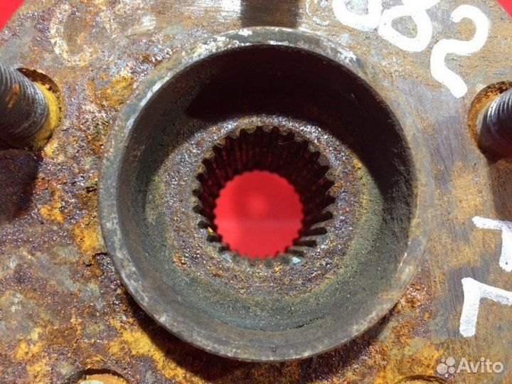 Кулак передний левый Toyota Celica T230 1zzfe 2004