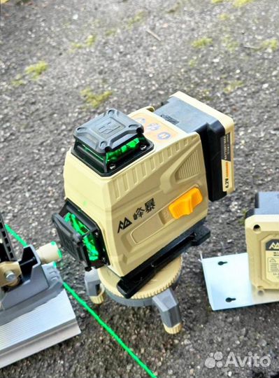 Лазерный уровень нивелир оригинал