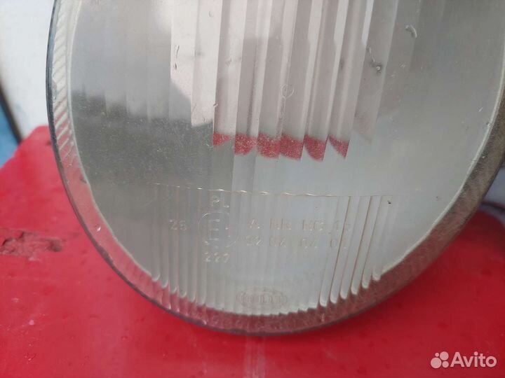 Стекло на фару Mercedes-Benz W210