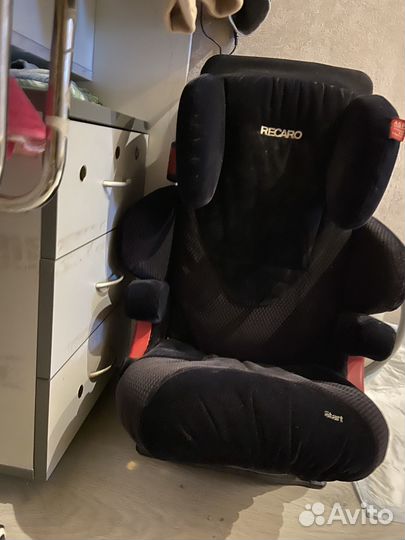 Автомобильное кресло recaro