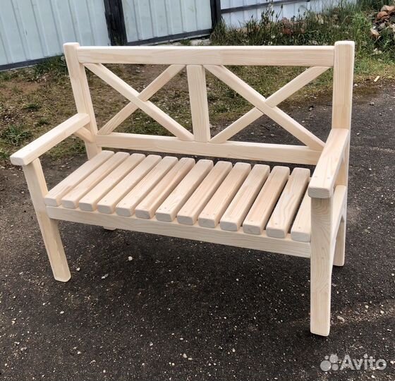 Скамейка из дерева