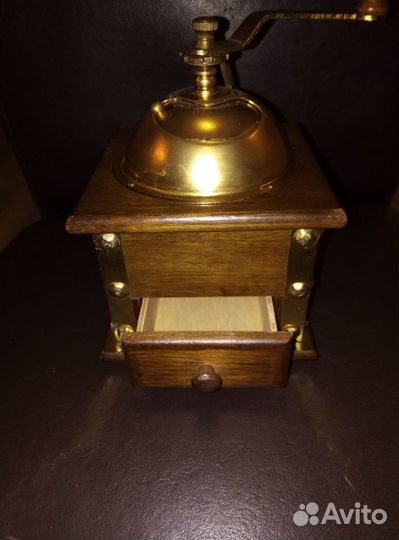Старая кофемолка Дуб Латунь