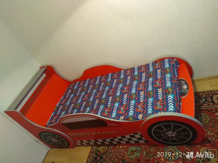 Детская кровать машинка с матрасом