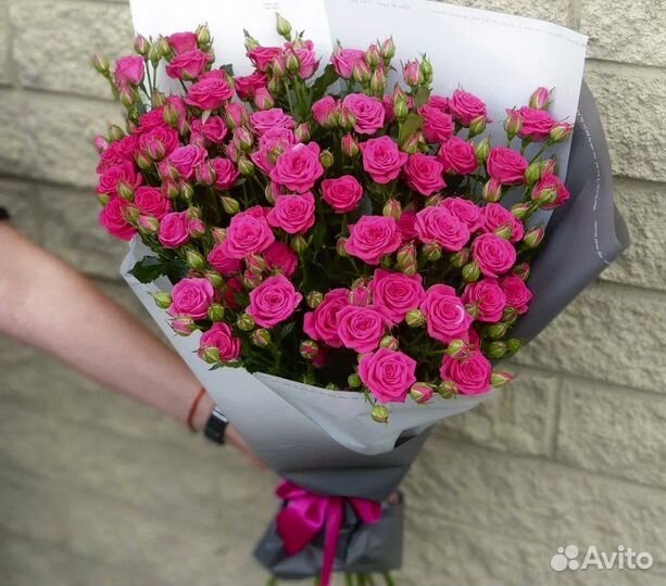 Букеты и Композиции из Малиновой Кустовой Розы