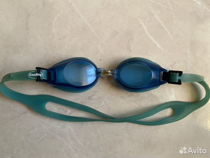 Очки для плавания