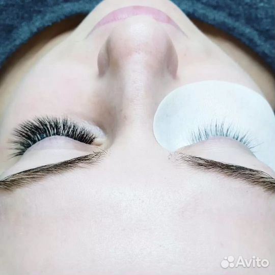 Наращивание ресниц и оформление бровей