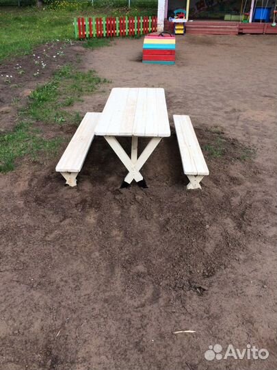 Скамейка со столиком для детей