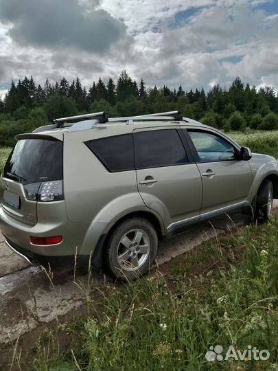 Mitsubishi Outlander 2.4 МТ, 2008, 270 000 км