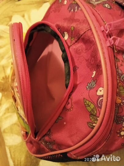 Рюкзак для девочки на колесиках