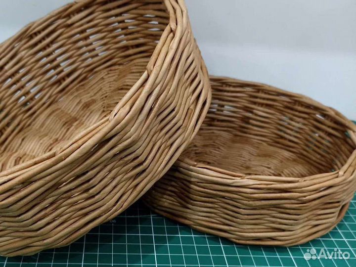 Корзина плетеная из бумажной лозы