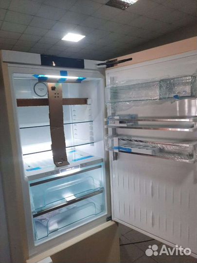 Холодильник liebherr CBNbe 5778 новый