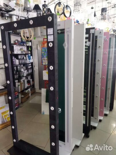 Зеркало с подсветкой в полный рост