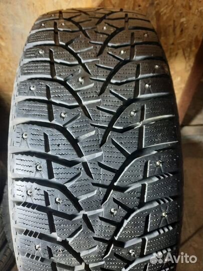 Bridgestone Blizzak Spike-02 265/65 R17