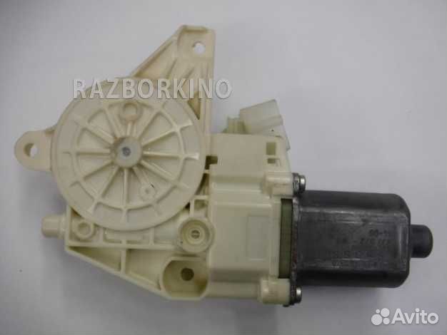 Моторчик переднего левого стеклоподъемника Mercedes C292 GLE