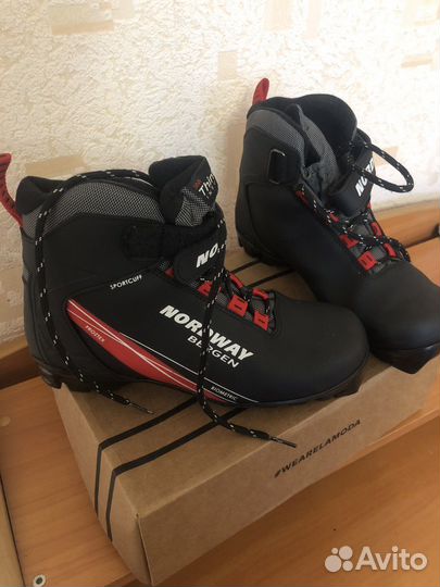 Лыжные ботинки