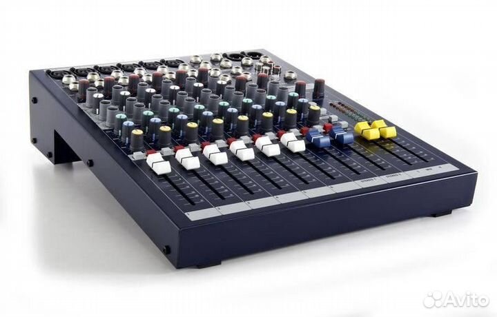 Soundcraft EPM6 микшерный пульт 6 моно, 2 стерео