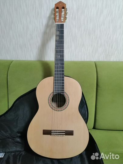 Классическая гитара yamaha c40
