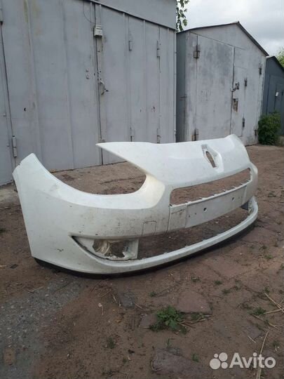 Продам передний бампер Рено Флюинс 2012 года
