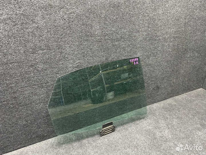 Стекло двери заднее правое Audi A4 B6 2.0 ALT 2002