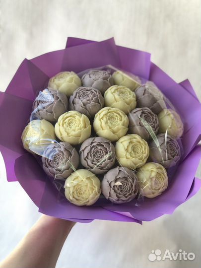 Букет сладкий из шоколадных пионов