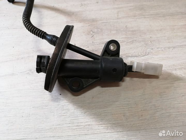 Цилиндр сцепления главный Chevrolet Aveo T300