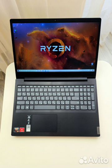 Lenovo 2022 Ryzen 5 3500/nvme SSD/8GB DDR4/vega8