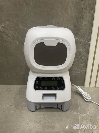 Автоматическая кормушка для кошек и собак