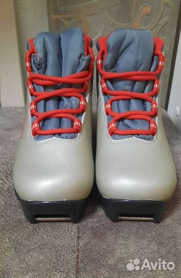 Лыжные ботинки, 32р
