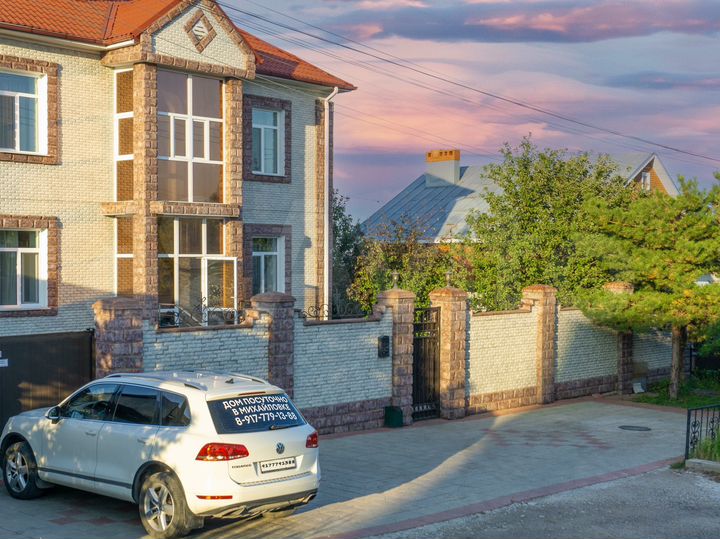 Коттедж 300 м² на участке 11 сот.