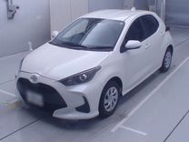 Toyota Yaris 1.0 CVT, 2020, 32 000 км, с пробегом, цена 890 000 руб.