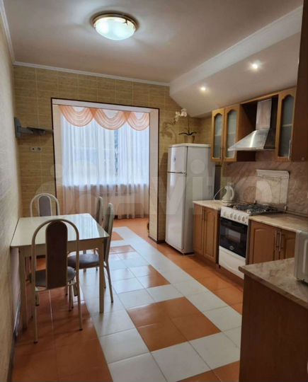 2-к. квартира, 90 м², 2/8 эт.