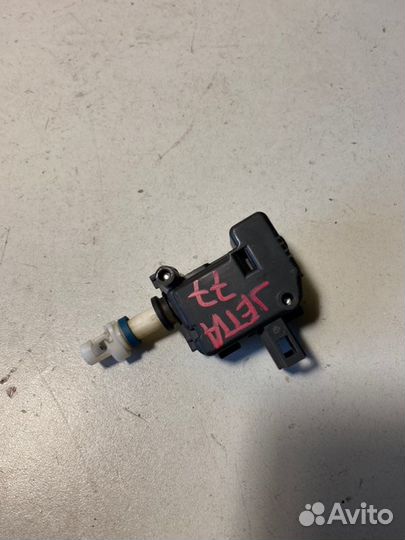 Активатор замка крышки багажника Volkswagen Jetta